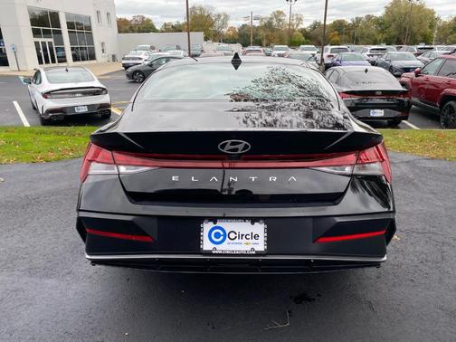 2025 Hyundai ELANTRA SEL Convenience