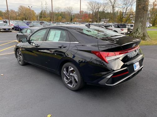 2025 Hyundai ELANTRA SEL Convenience