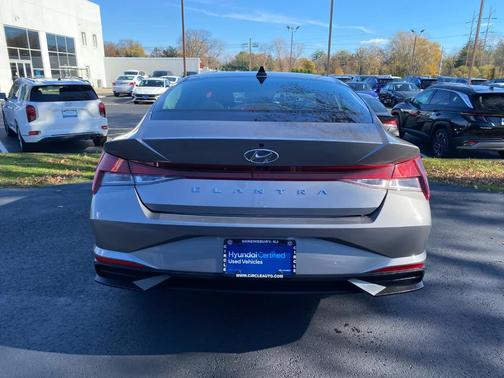 2023 Hyundai ELANTRA SEL