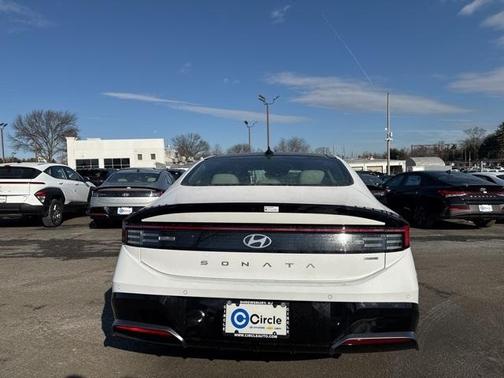 2025 Hyundai SONATA Hybrid Limited