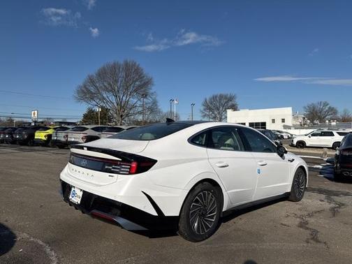 2025 Hyundai SONATA Hybrid Limited