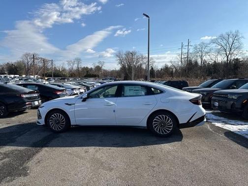 2025 Hyundai SONATA Hybrid Limited