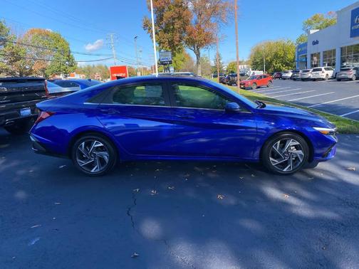 2025 Hyundai ELANTRA SEL Convenience