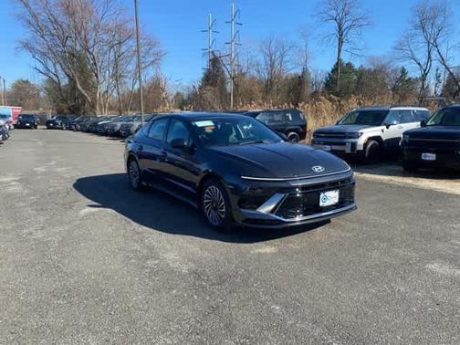 2025 Hyundai SONATA Hybrid Limited
