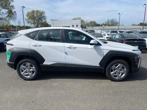 2025 Hyundai KONA SE
