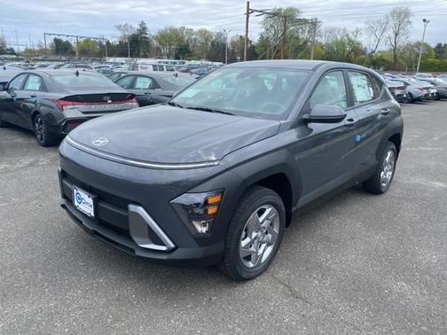 2025 Hyundai KONA SE