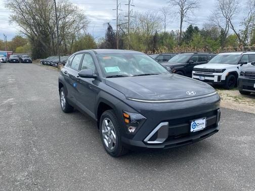 2025 Hyundai KONA SE