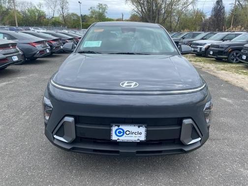 2025 Hyundai KONA SE