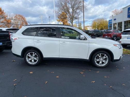2015 Mitsubishi Outlander SE