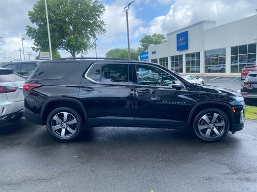 2022 Chevrolet Traverse LT Leather