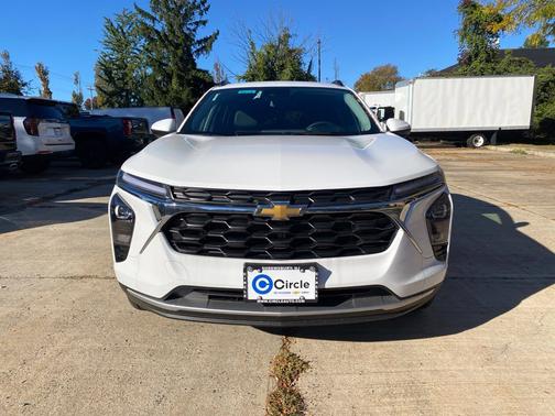 Summit White 2026 Chevrolet Trax LT