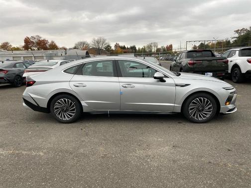 2026 Hyundai SONATA Hybrid SEL