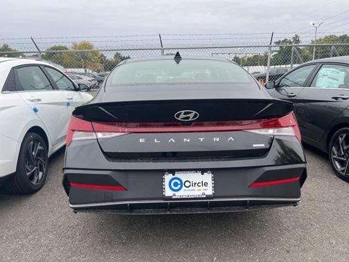 2025 Hyundai ELANTRA HEV SEL Sport