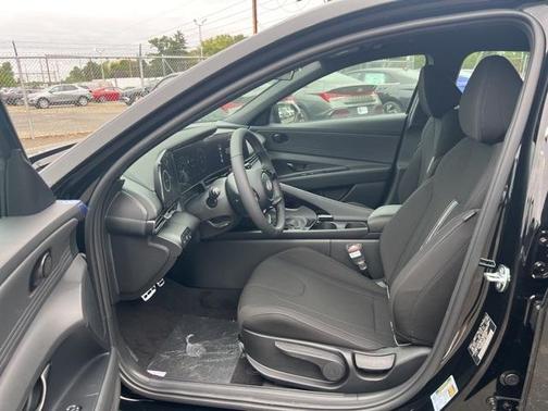 2025 Hyundai ELANTRA HEV SEL Sport