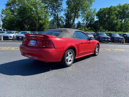 2004 Ford Mustang