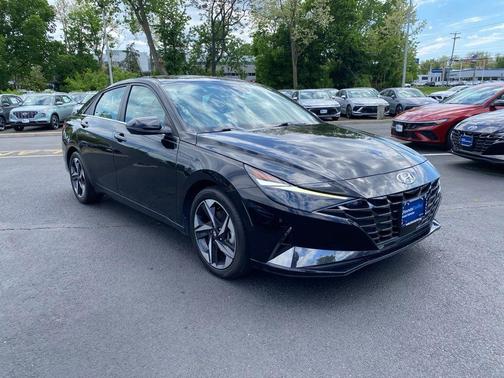 Phantom Black 2023 Hyundai ELANTRA Limited