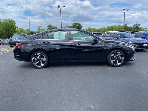 Phantom Black 2023 Hyundai ELANTRA Limited