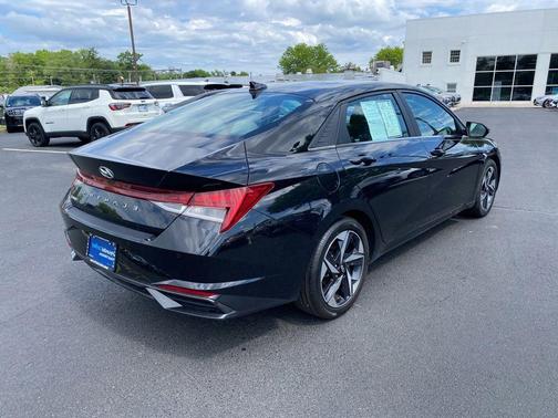 Phantom Black 2023 Hyundai ELANTRA Limited