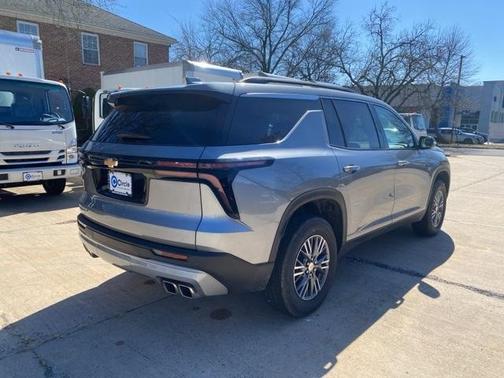 2025 Chevrolet Traverse LT
