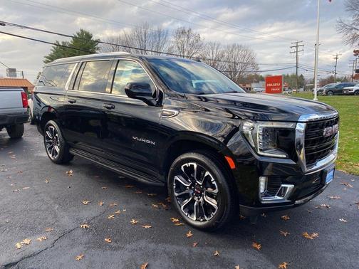 2024 GMC Yukon XL SLE