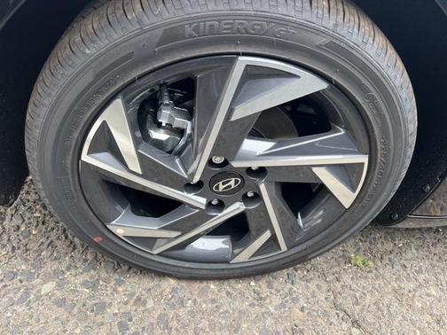 2025 Hyundai ELANTRA HEV SEL Sport