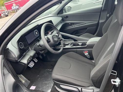 2025 Hyundai ELANTRA HEV SEL Sport