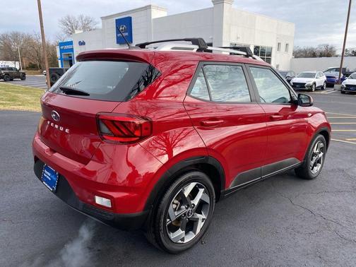 2023 Hyundai VENUE SEL