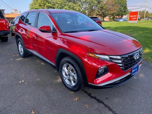 2022 Hyundai TUCSON SE