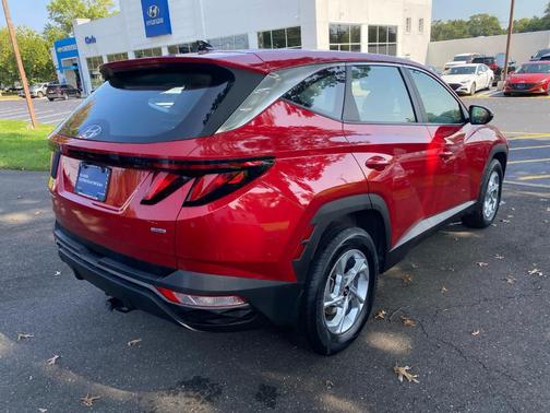 2022 Hyundai TUCSON SE