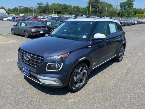 2023 Hyundai VENUE Limited