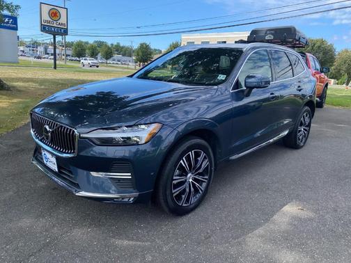 2022 Volvo XC60 B5 Inscription