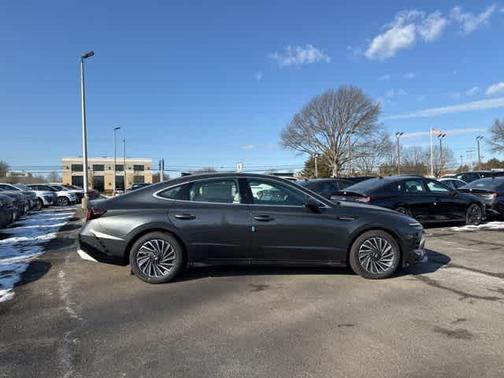 2025 Hyundai SONATA Hybrid Limited
