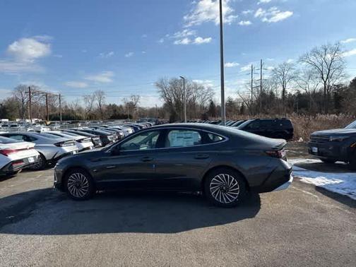 2025 Hyundai SONATA Hybrid Limited