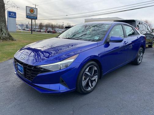 2023 Hyundai ELANTRA SEL