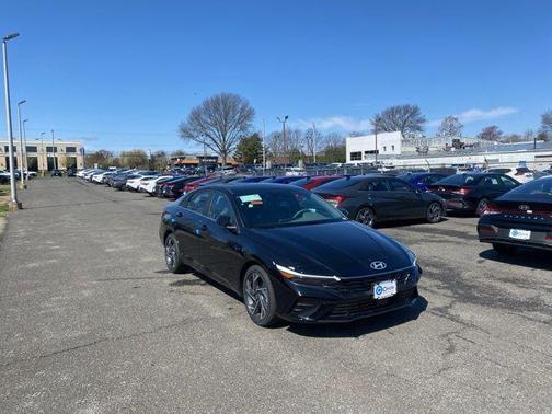 2025 Hyundai ELANTRA SEL Convenience