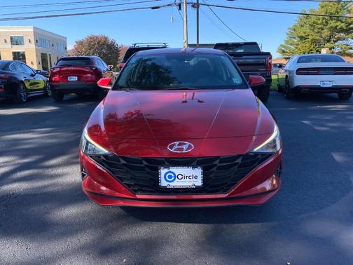 2023 Hyundai ELANTRA SEL