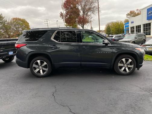 2020 Chevrolet Traverse LT Cloth