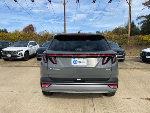 2026 Hyundai TUCSON SEL Premium