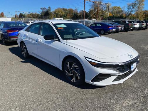 2025 Hyundai ELANTRA SEL Sport
