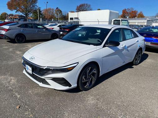 2025 Hyundai ELANTRA SEL Sport