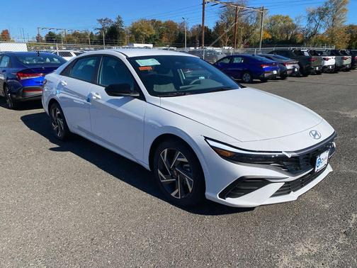 2025 Hyundai ELANTRA SEL Sport