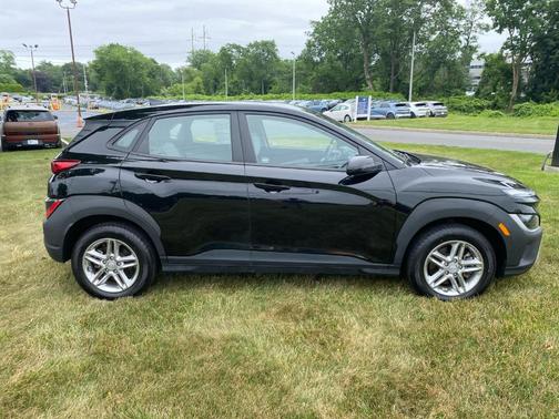 2022 Hyundai KONA SE