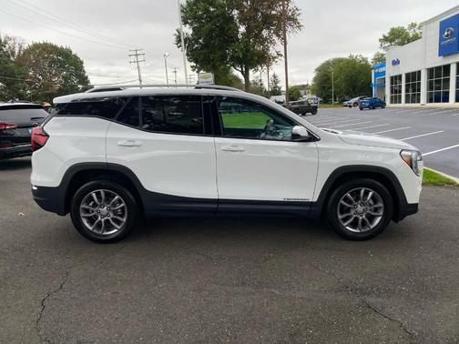 2023 GMC Terrain SLT