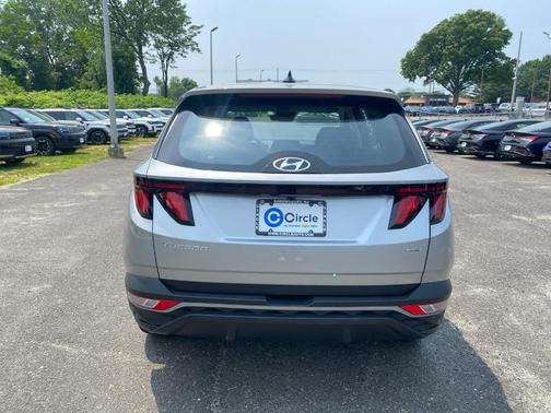 2024 Hyundai TUCSON SE