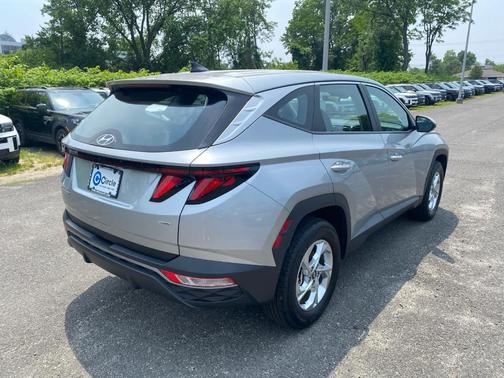 2024 Hyundai TUCSON SE