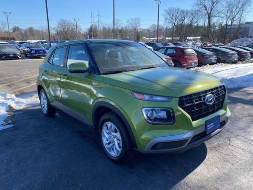 2023 Hyundai VENUE SE