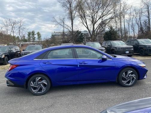 2025 Hyundai ELANTRA SEL Convenience