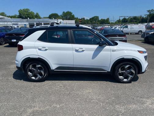 2023 Hyundai VENUE Limited