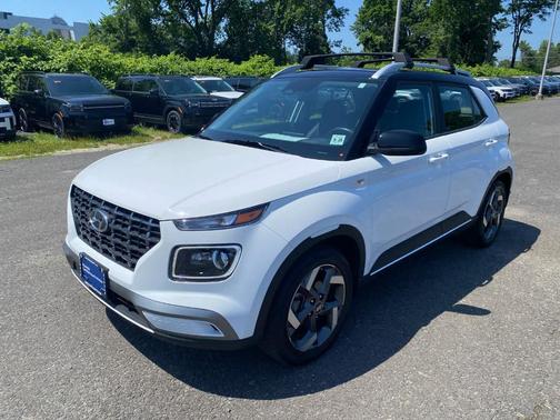 2023 Hyundai VENUE Limited