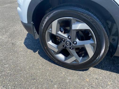 2023 Hyundai VENUE Limited